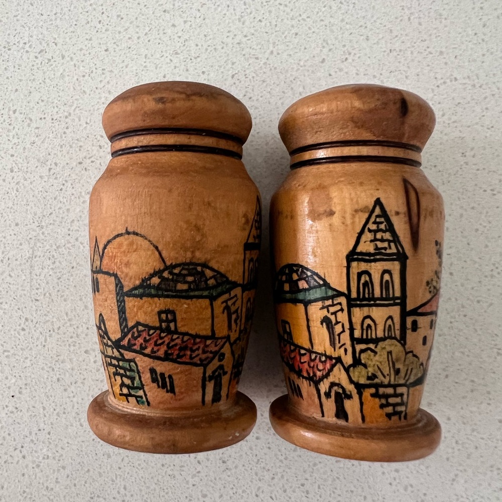 Vintage Wood Hand painted Salt & Pepper Shakers With‎ Stoppers